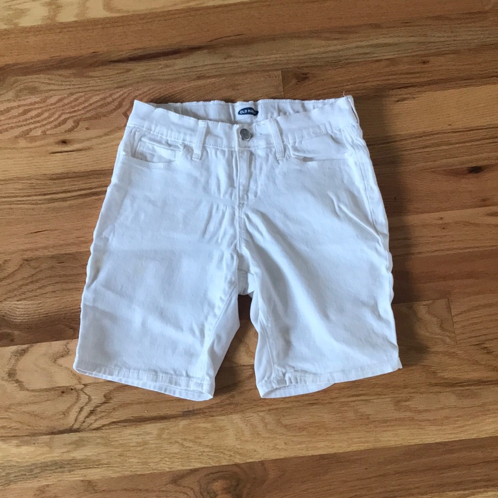 Old navy white shorts